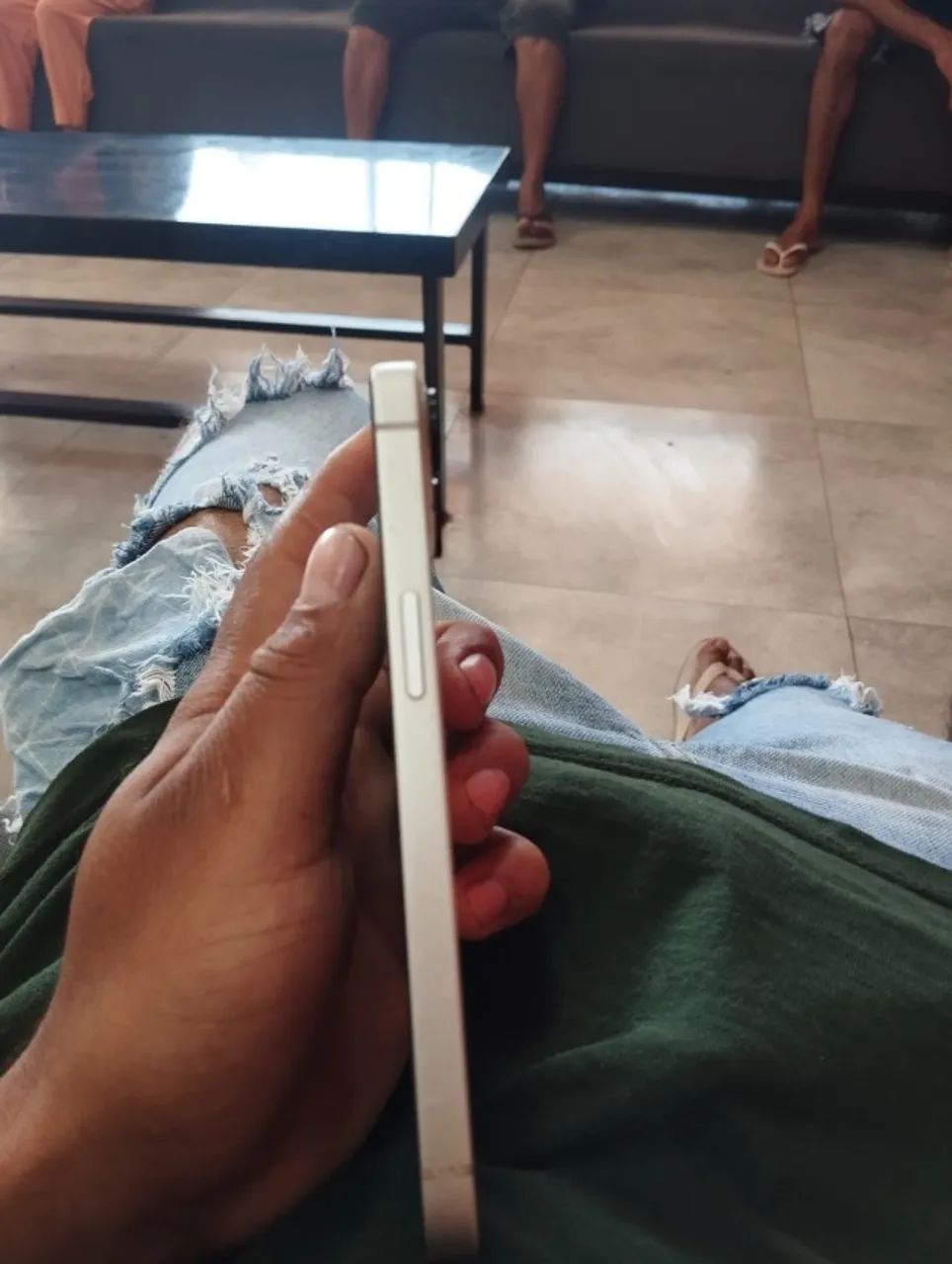 Vendo iphone 13,128g e bateria em 84% com caixa