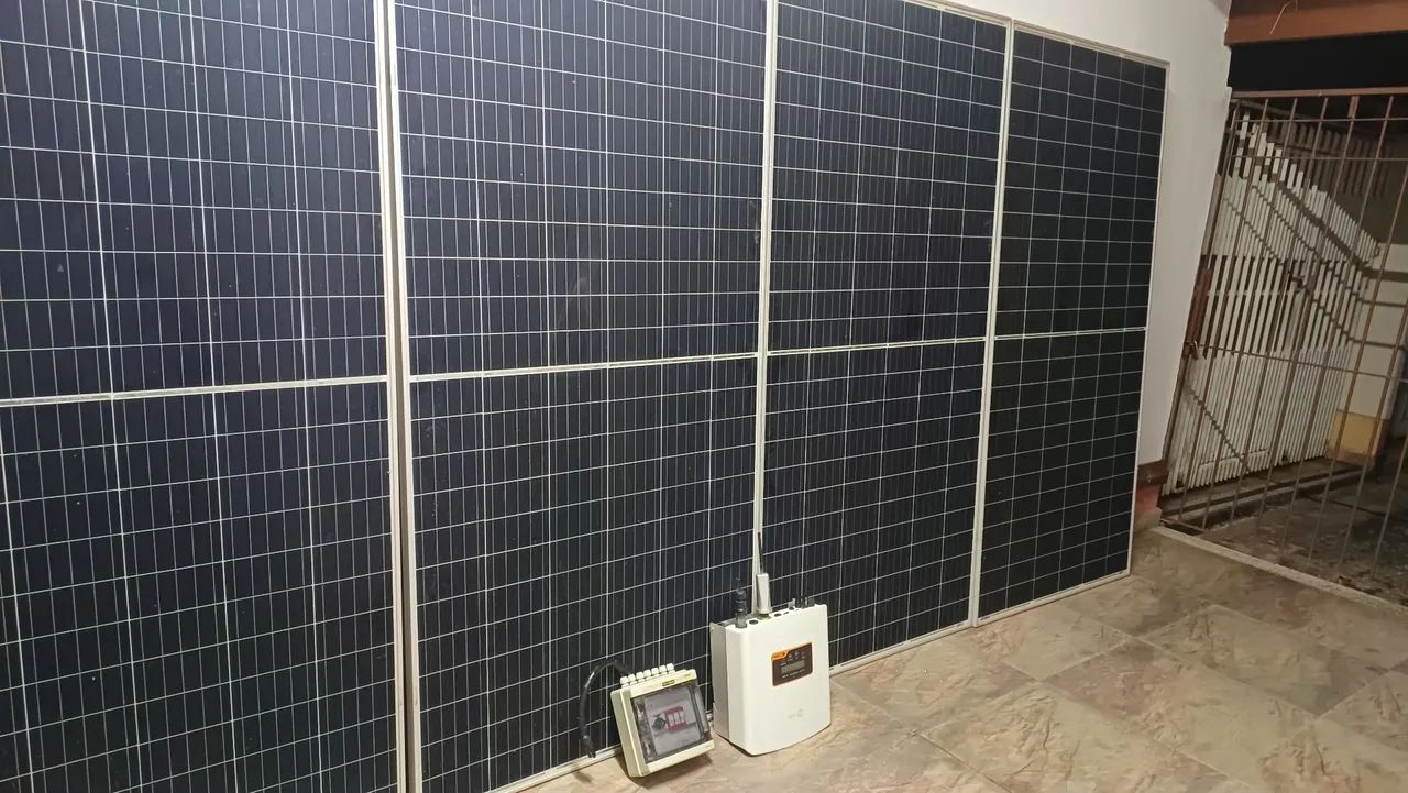 08 PLACAS SOLAR c/Kit completo. <br><br> * Com Nota Fiscal<br>* 08 placas - 8.500 mil<br>* Negocio