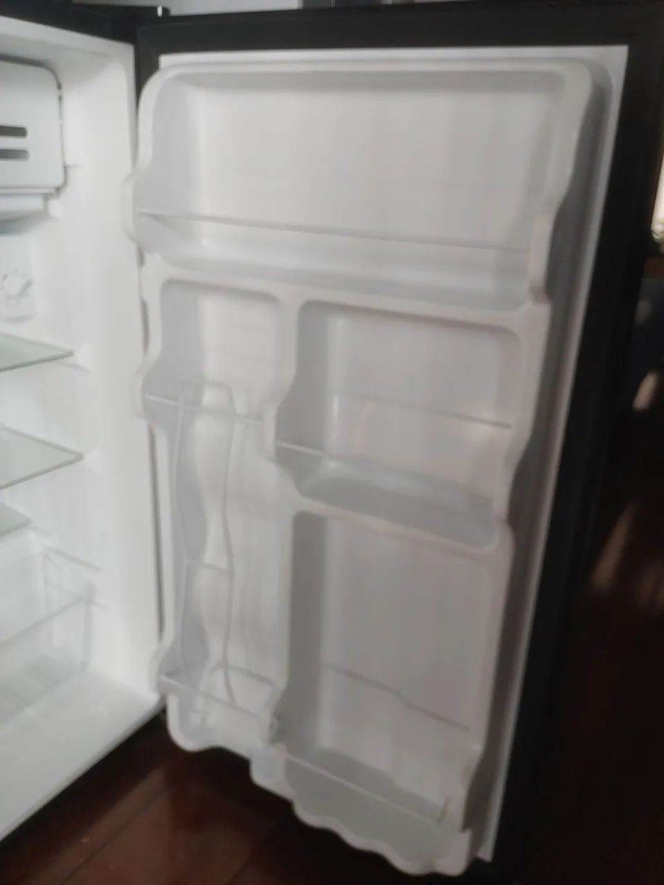 Frigobar inverter Midea 67L - Foto 2