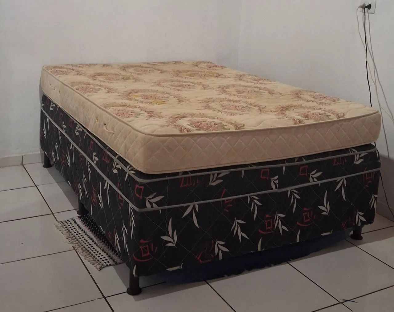 Cama Box casal e Colchão Casal juntos 