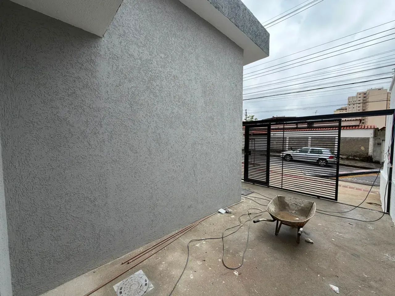 Casa Linear com 3 quartos  sendo 1 suíte 2 banheiros 3 vagas - Foto 2