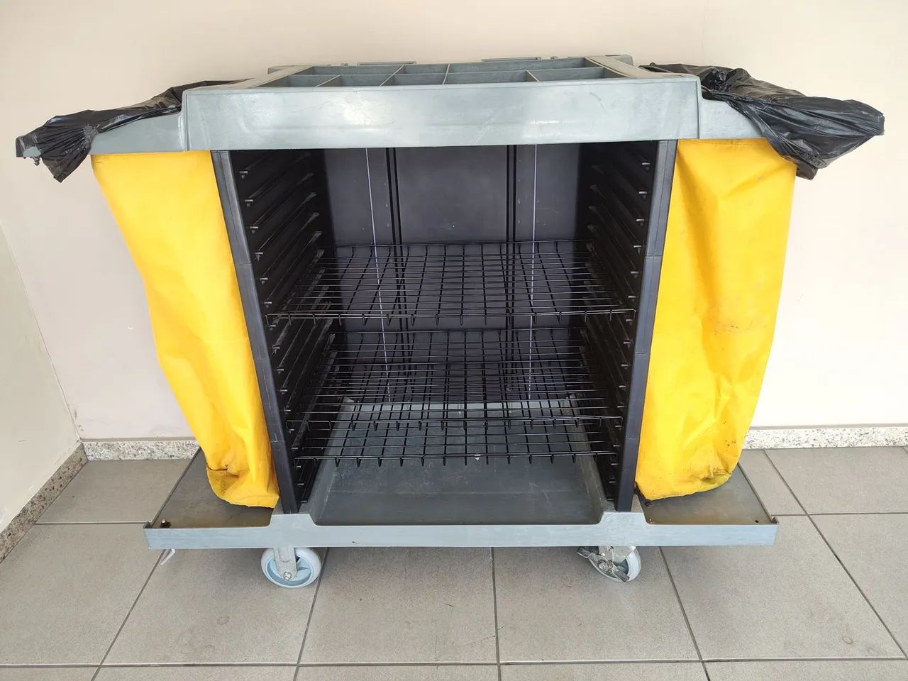 Carrinho de limpeza para hotel 