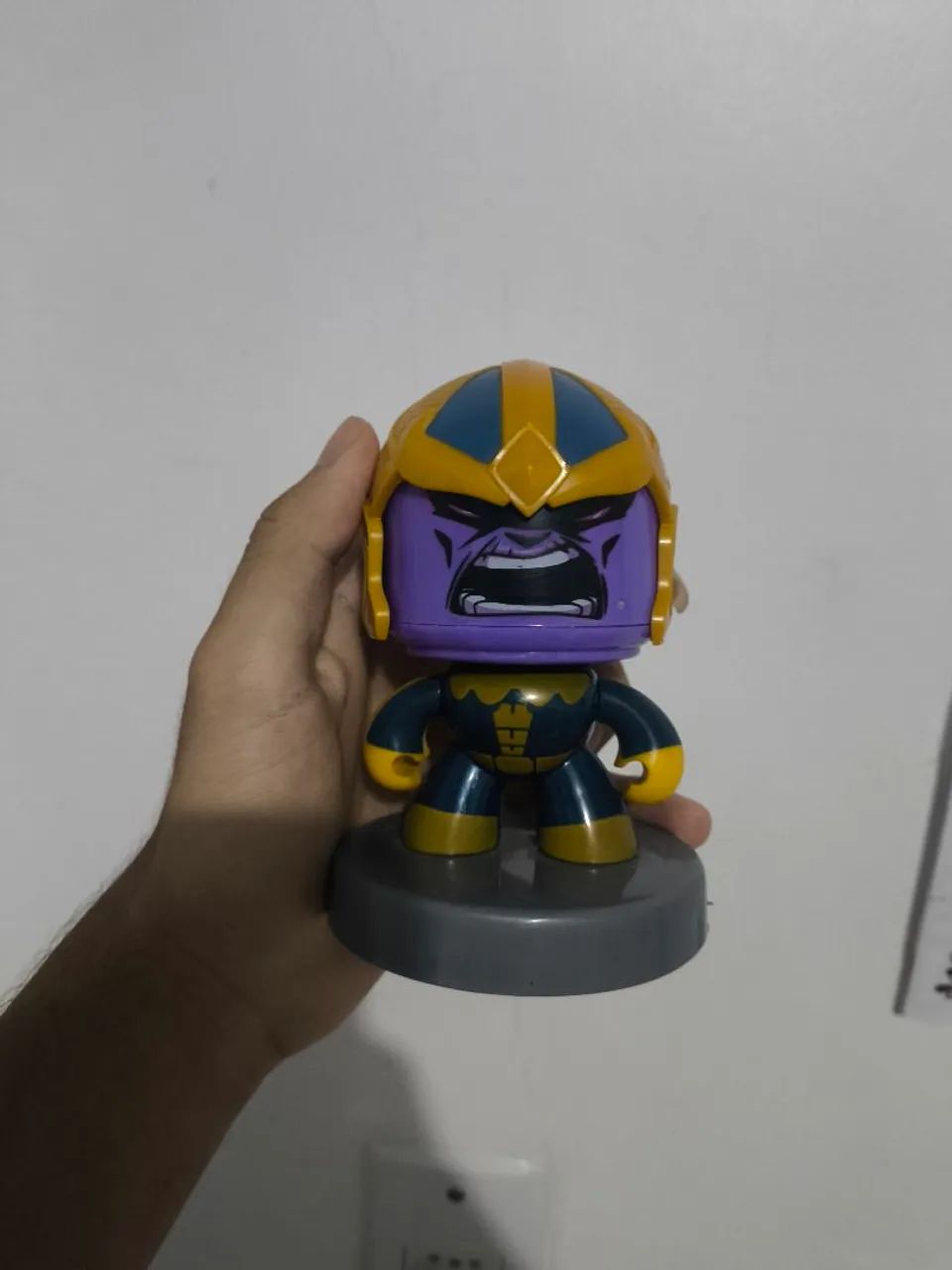 Boneco do Thanos, colecionável e com 3 rostos diferentes  - Foto 2