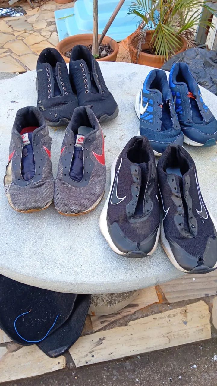 4 tênis Nike usados. 