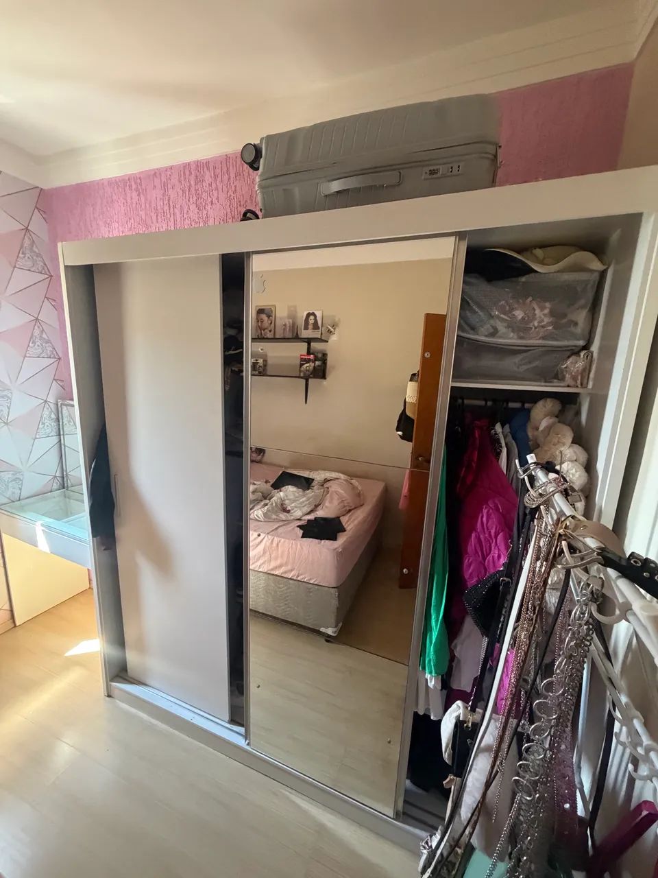 Guarda-roupa casal branco