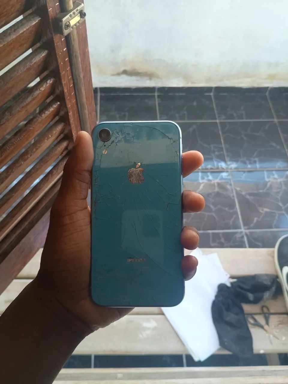 Vendo iPhone, troco por androide e volta no mínimo 250 pra mim! - Foto 2