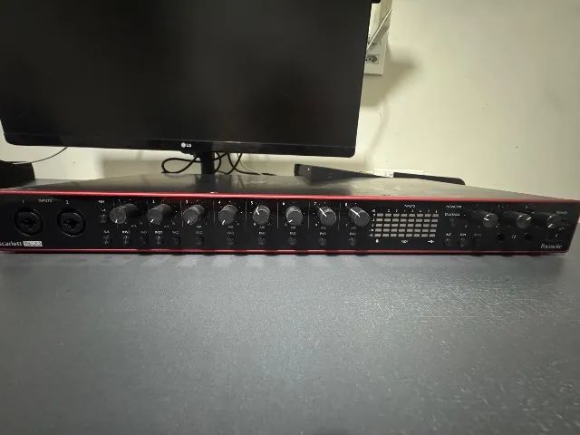 Interface de Áudio Focusrite 18i20 - Foto 4