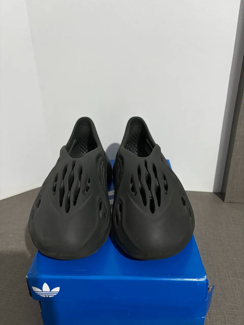 Yeezy Foam Runner Carbon - Foto 3