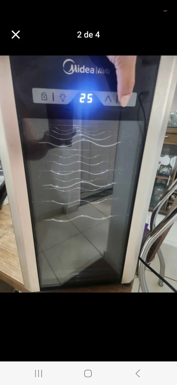ADEGA CLIMATIZADA PARA 8 GARRAFAS DE VINHO. MARCA MIDEA. MODELO LIVEA. ESTADO DE NOVO - Foto 3