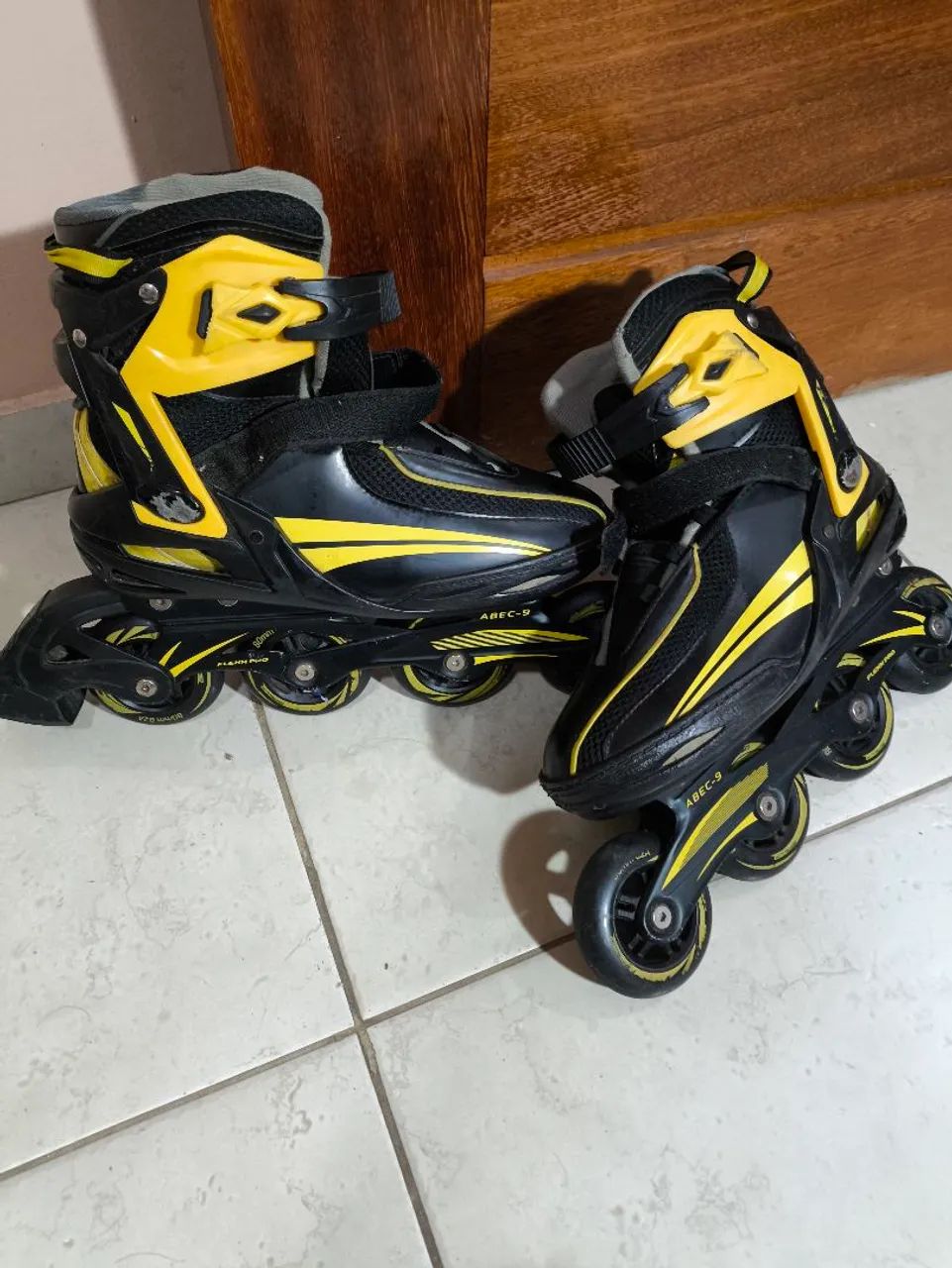 Patins , está sem o cadarço  - Foto 2
