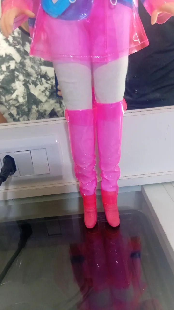 Bonecas da boneca xuxa de plástico no mesmo tecido do casaco - Foto 4