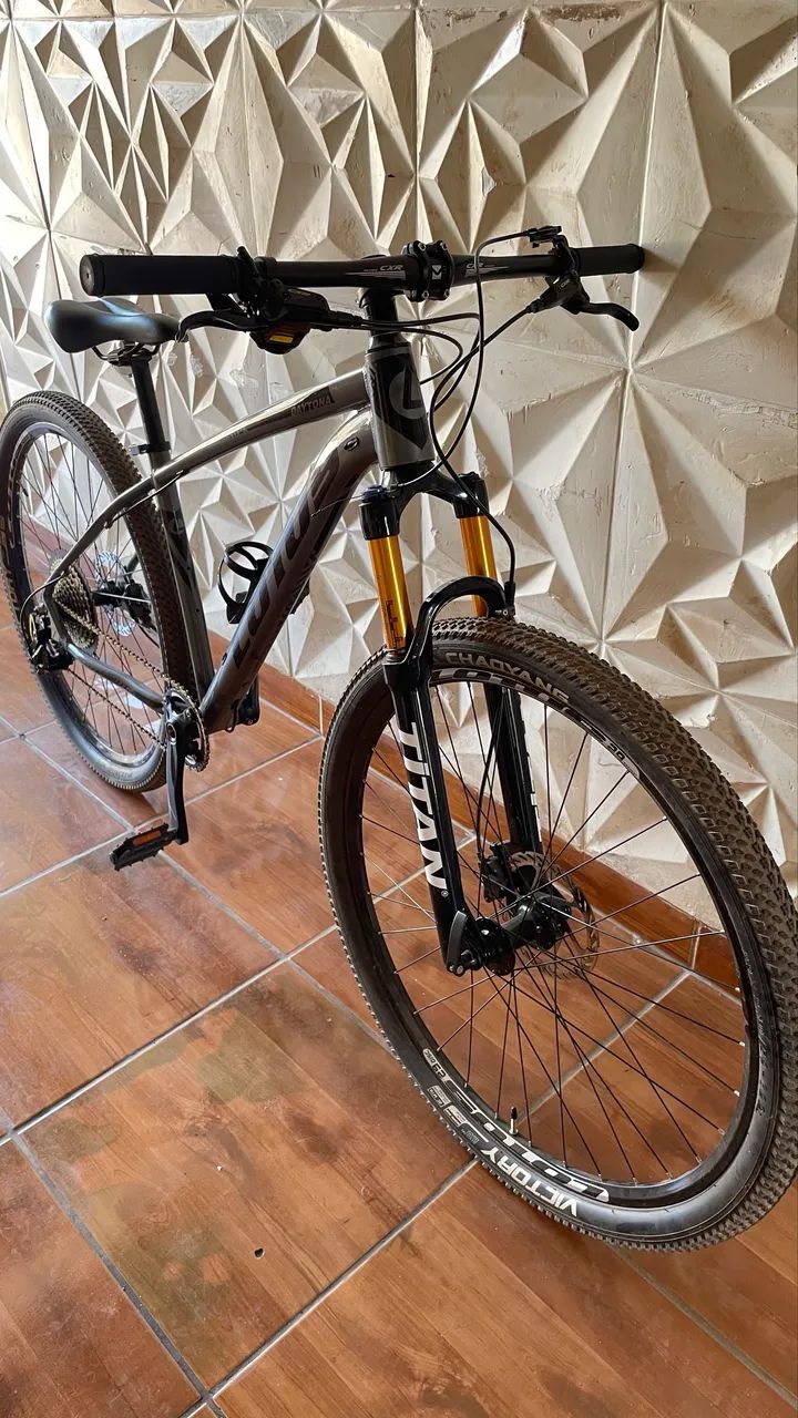 Bicicleta MTB aro 29 - vendo, troco ou negócio  - Foto 4