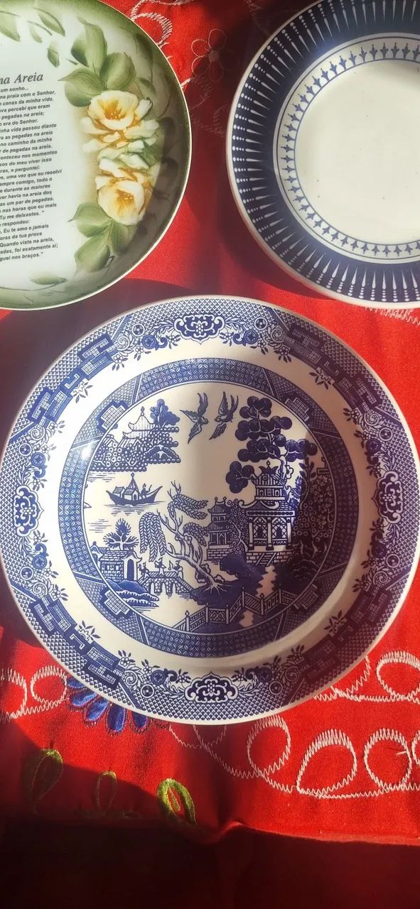 Pratos de porcelana antigos  - Foto 2