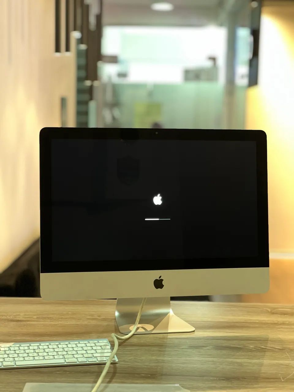 iMac 21pol 2013 - core i5 - 8GB ram - 128ssd - 1TB Hd - Foto 5