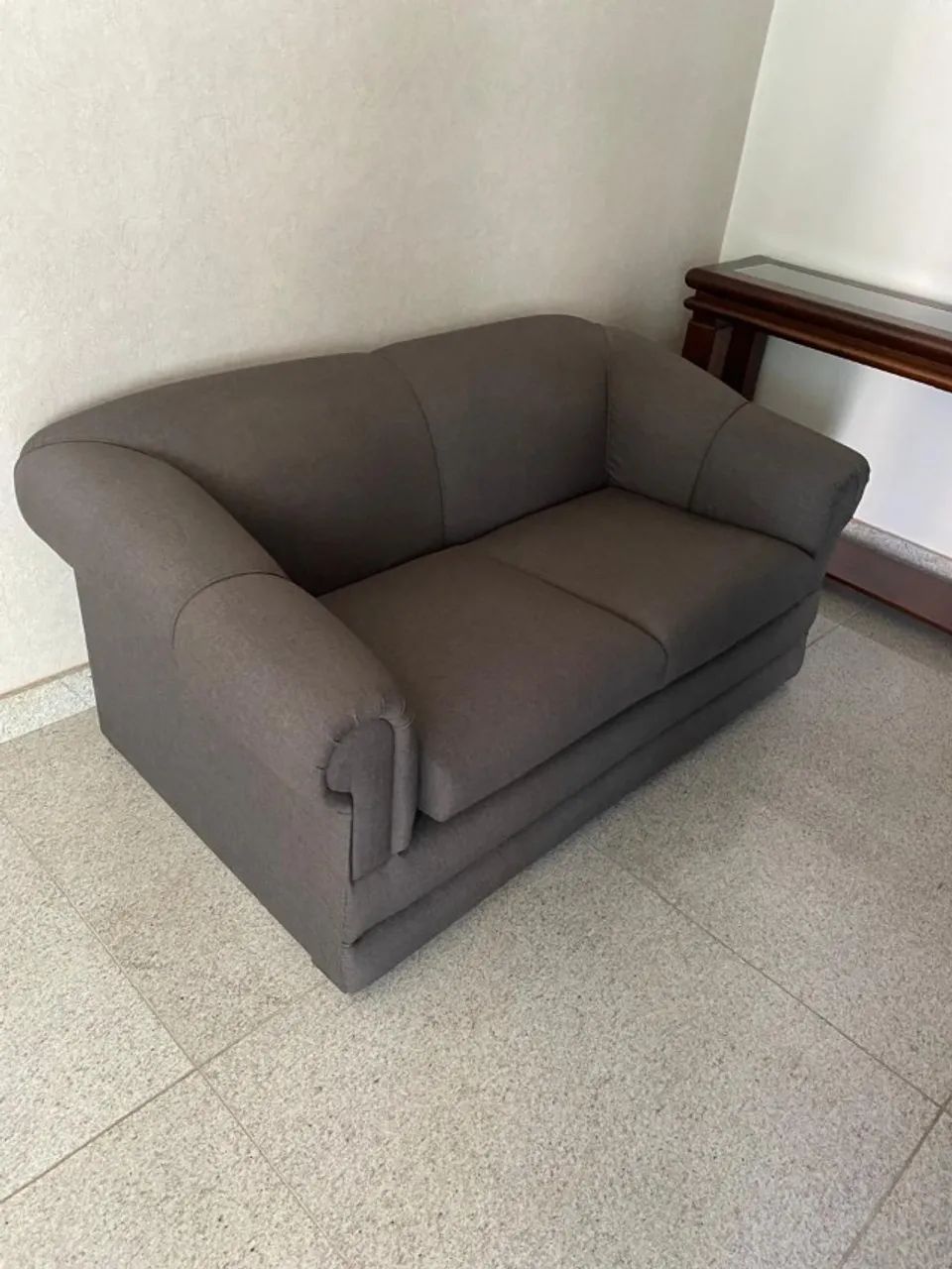 Sofá cinza 02 lugares