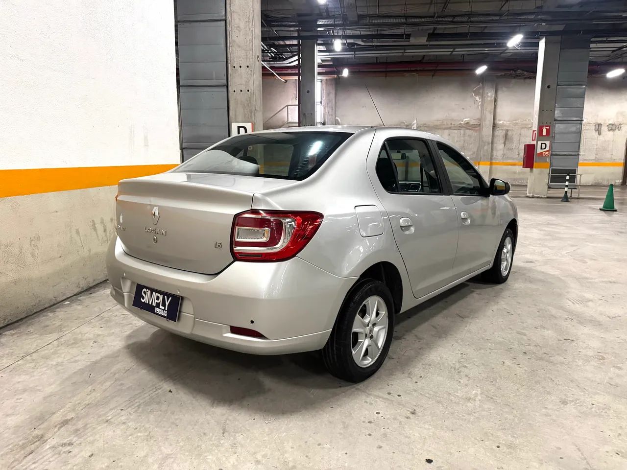 Renault Logan Dynamique Hi-flex 1.6 8V 4P 2017 - Foto 2