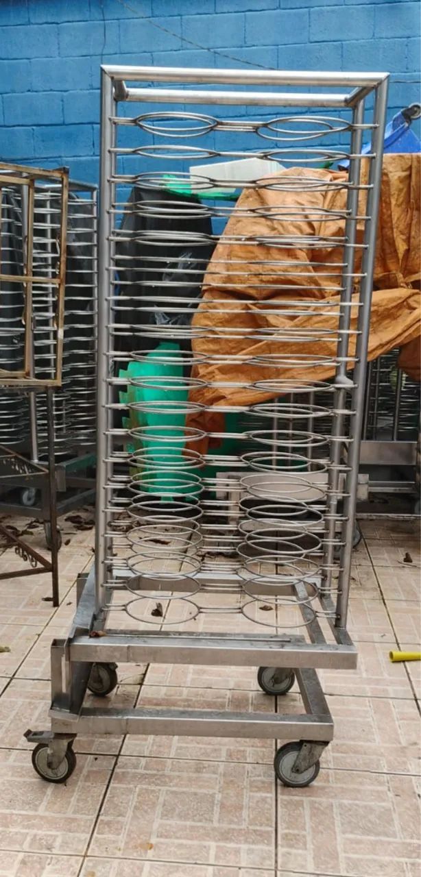 Carrinhos de inox para pratos e bandejas.  - Foto 3