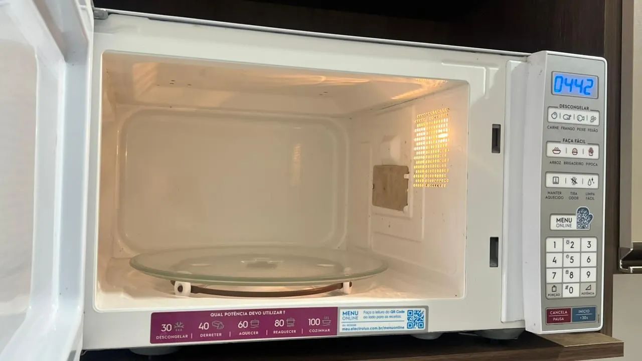 Microondas Eletrolux 34 Lt - Foto 3