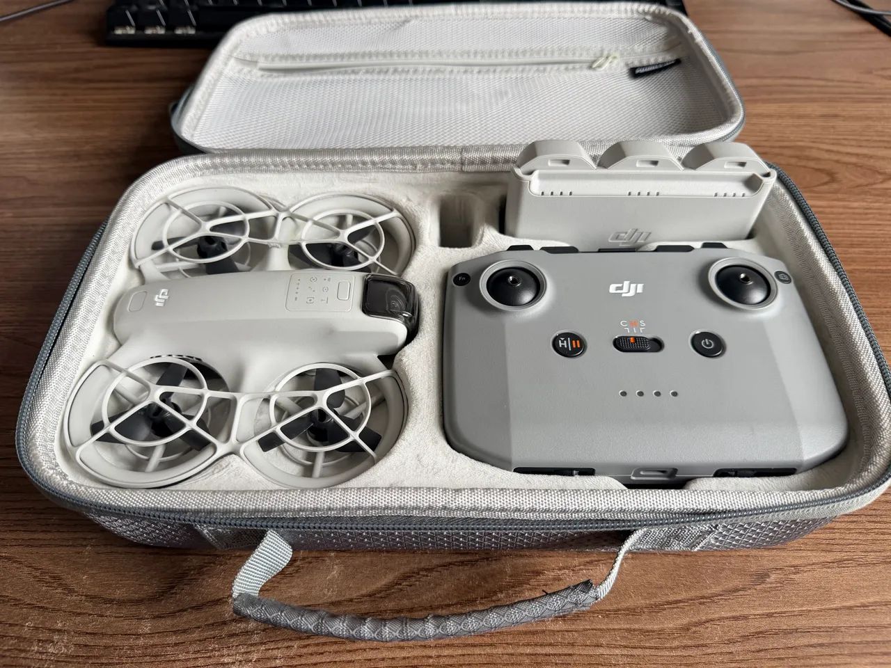 Drone DJI neo + 3 baterias, controle + case - Foto 2