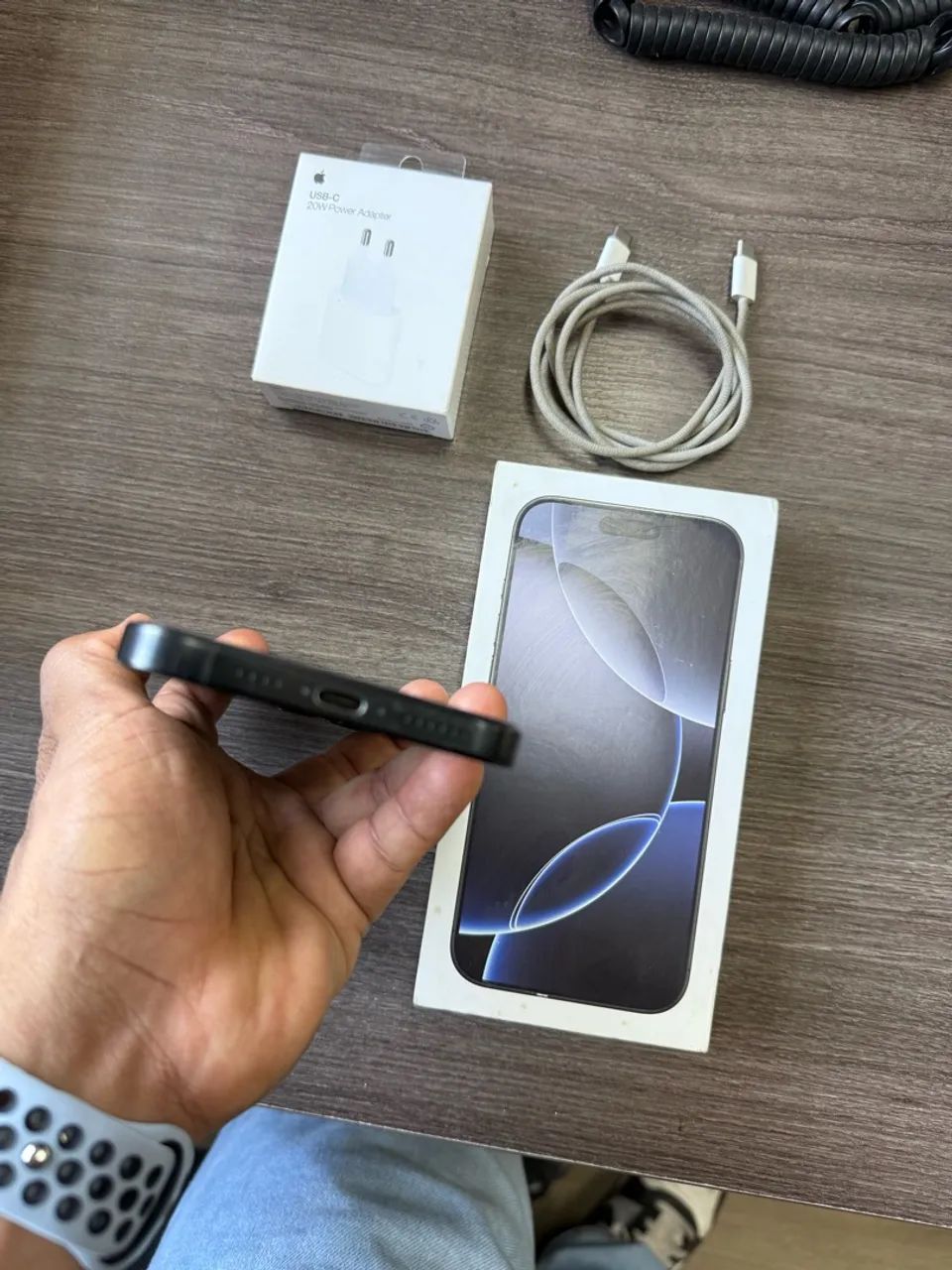 iPhone 16 pro max 256 - Black Titânio  - Foto 5
