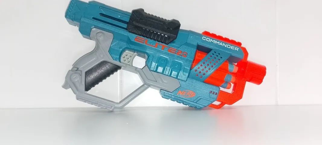 NERF elite 2.0 COMMANDER, 6 espaços para balas + 6 dardos NERF