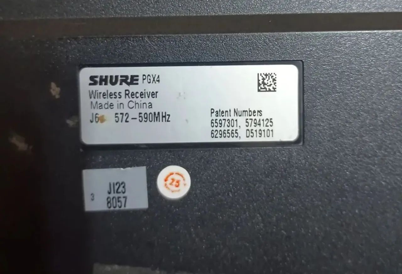 Microfone Sem Fio Shure - Base PGX4 e Bastão Beta58A. - Foto 5