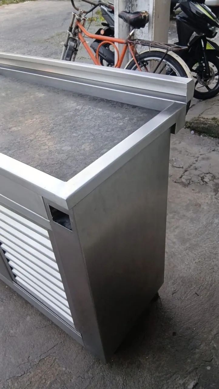Vendo bancada de inox com pedra de mármore em ótimo estado. - Foto 2