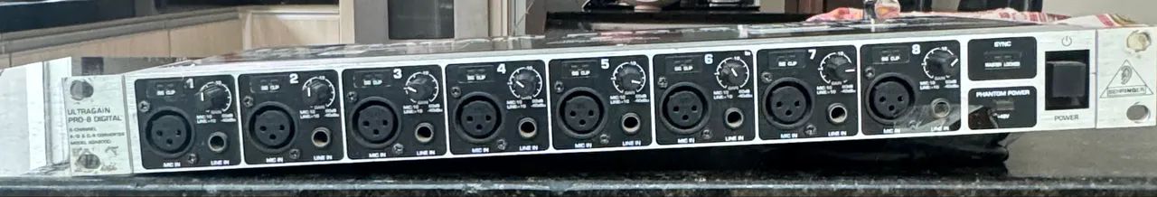 ADA 8000 BEHRINGER PRO-8 Digital