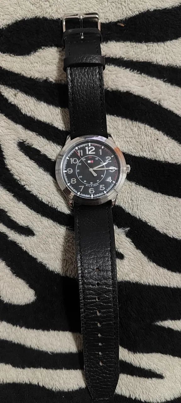 Relogio Tommy Hilfiger novo na caixa nunca usado