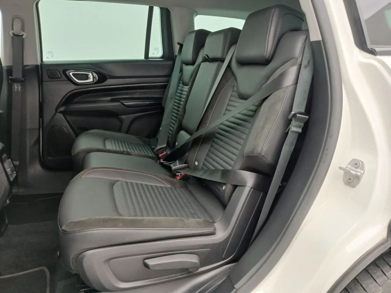 Jeep Commander Limited T270 1.3 TB Flex Aut., foto 17 de 18