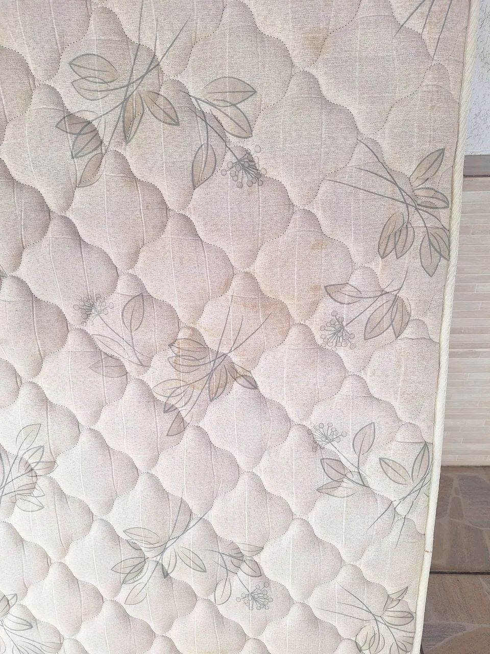 Vende-se colchão + cama de solteiro  - Foto 3