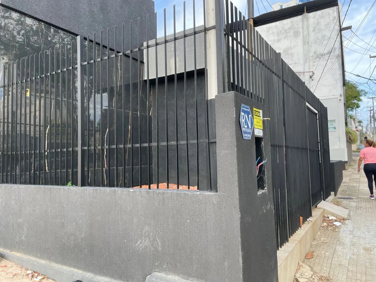 Portão e grade de ferro - Foto 3