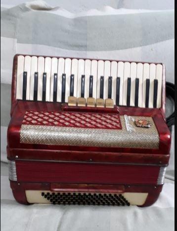 Acordeon Scandalli Vermelha