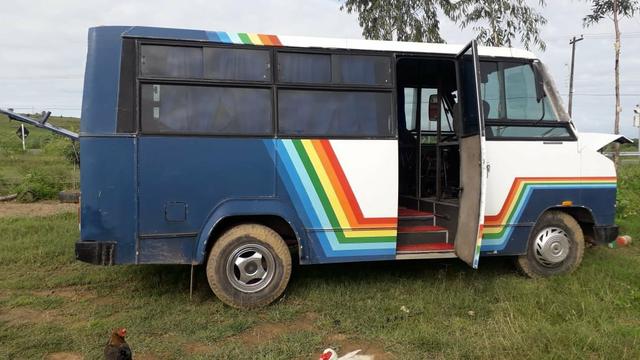 Vende-se Microônibus 15 Passageiros - Foto 4