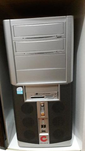 CPU - Intel Pentium Dual Core E5200, 2.5GHz, 4GB de RAM, 300GB de HD