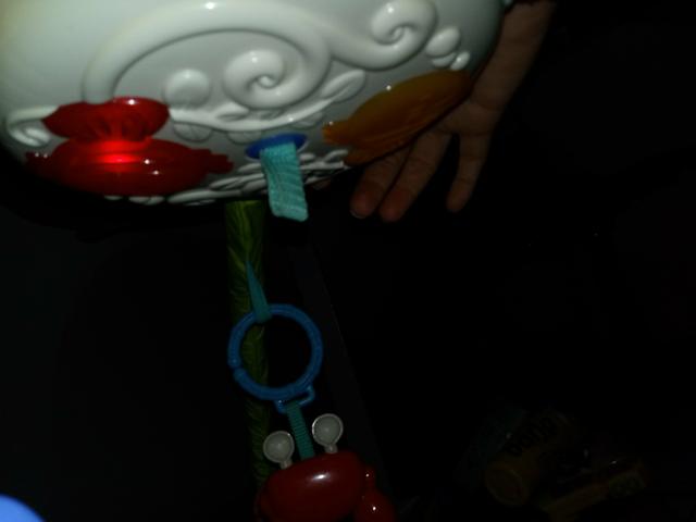 Vende se ou troca se tapete interativo da Fisher price toca musica e acende luzes - Foto 2