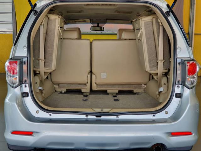 TOYOTA HILUX SW4 SRV 3.0 4X4 7L AUTOMÁTICO - Foto 18