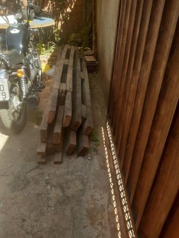 Vendo 1500 telhas colonial 10 peças de madeira paraju - Foto 2