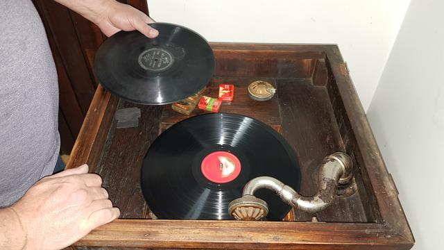Vitrola Grafonola RCA Victor à Manivela - Foto 2