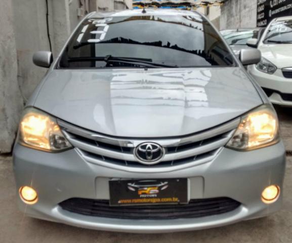 Toyota étios 27900 entrada 8mil parcelas de 469 entrada de 5mil parcelas de 698
