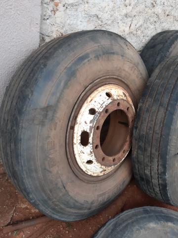 Pneu 1.100 com roda - Foto 2