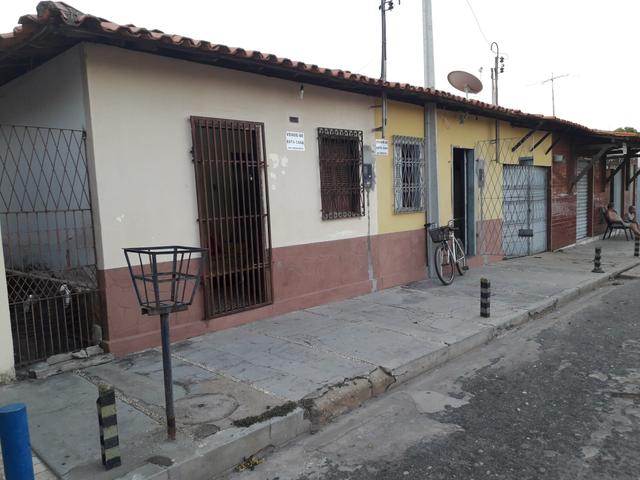 Vende-se essa casa e terreno junto na cidade de altos/pi