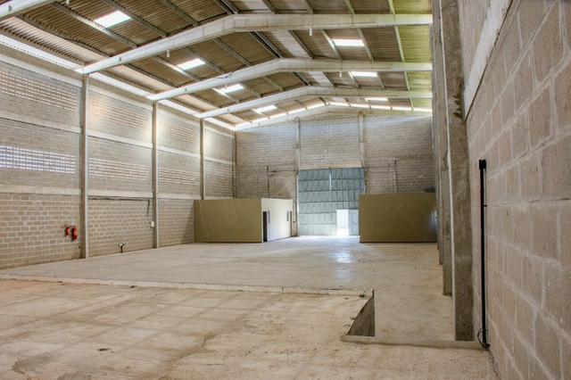 Galpão p/alugar.Prox a av principal Parque das Árvores, e muitos imóveis residenciais