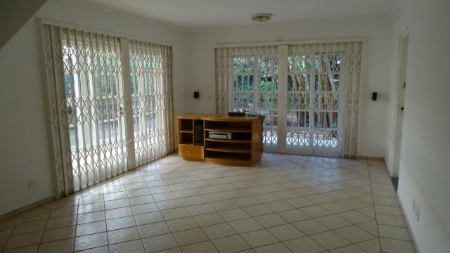 Alugo belíssima casa 4 dorm. condomínio Vila Nova Granja Viena - Foto 13