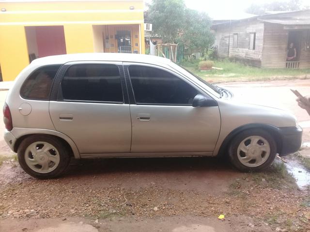 Vendo corsa 2001