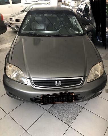 Civic bem conservado 2000 km 266