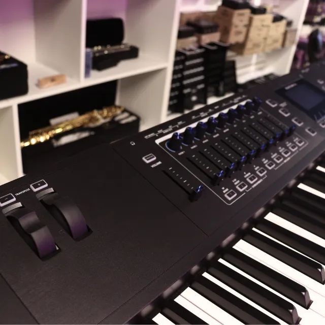 Teclado Sintetizador Kurzweil PC4 com 88 Teclas 256 Vozes - Foto 5