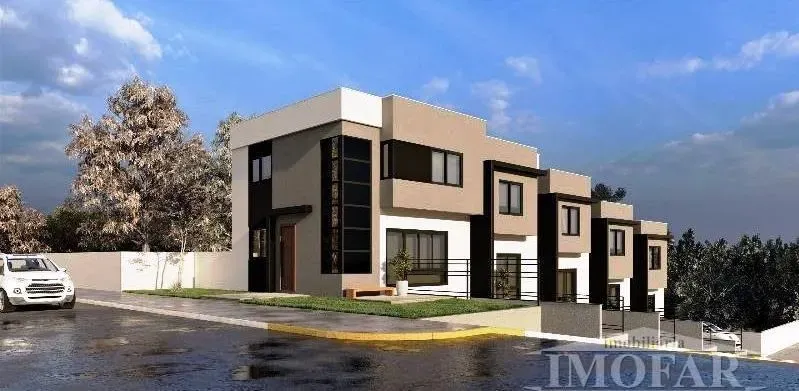 Lindos Sobrados triplex, em construção, 1º Pav. Garagem para dois carros - 2º Pav. sala de