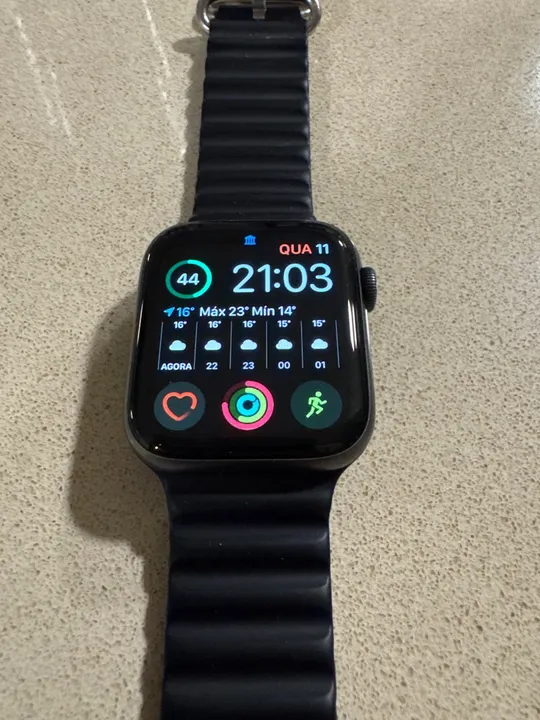 Apple Watch Series 5 - 44mm - Preto + Celular