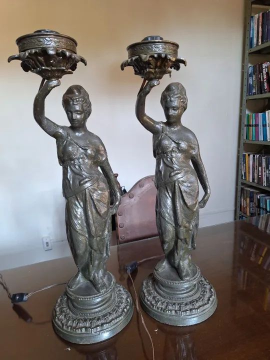 Par de bases de luminária em ferro fundido 